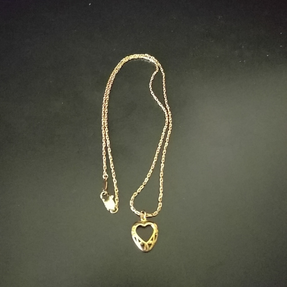 Gold heart necklace